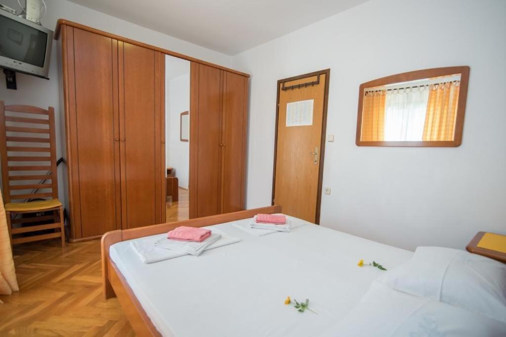 Apartments Natasa ซูเปตาร์ ภายนอก รูปภาพ