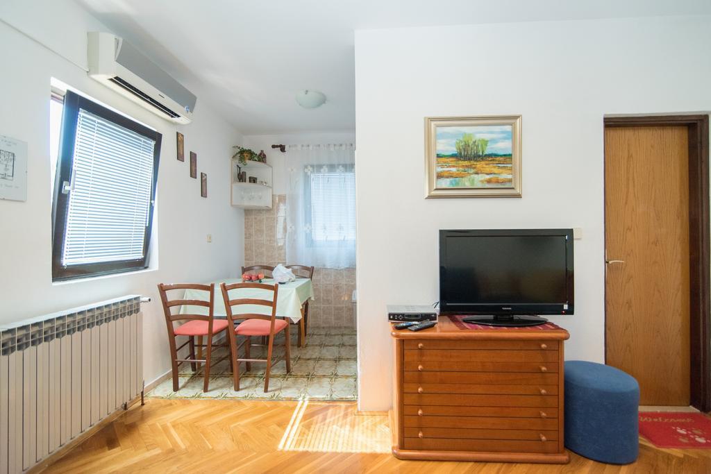 Apartments Natasa ซูเปตาร์ ภายนอก รูปภาพ