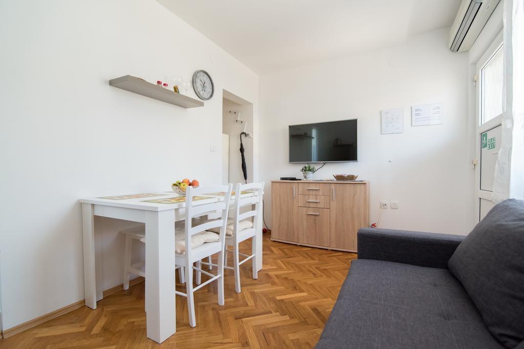 Apartments Natasa ซูเปตาร์ ภายนอก รูปภาพ